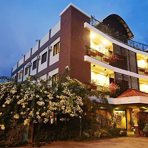Hotel Reddoorz @ Conclave